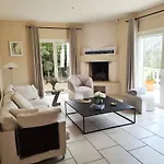 Avec Quatre à Villa *