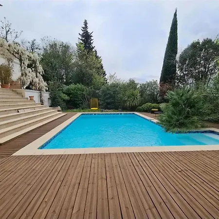 Villa Avec Quatre A Villevieille