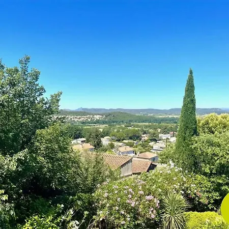 Avec Quatre A *