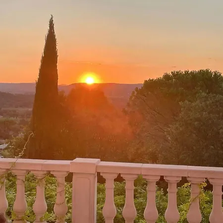 Avec Quatre A Villa Villevieille