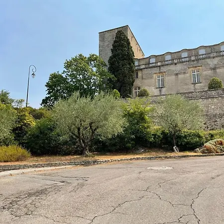 Avec Quatre A Villa