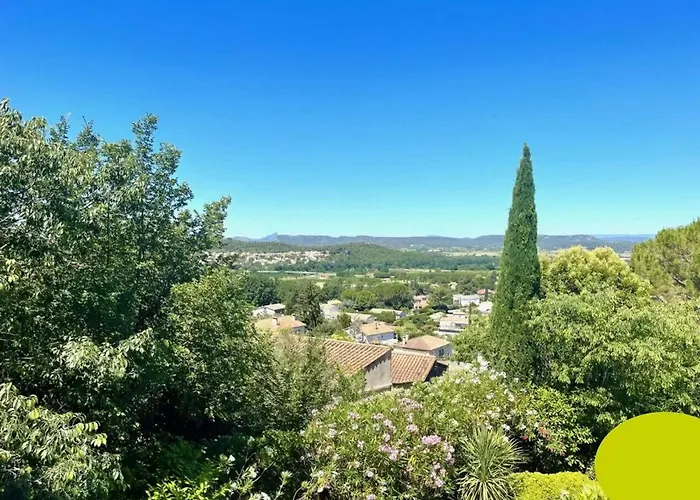 Avec Quatre A *