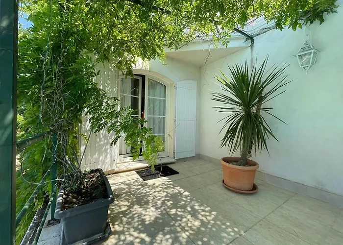 Avec Quatre A וילה Villevieille